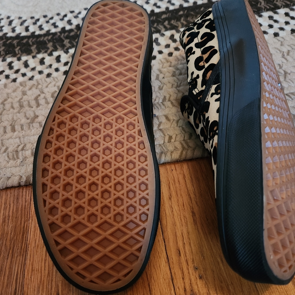 Vans Leopard and Skull Print Slip-On Sneakers - Picture 6 of 11